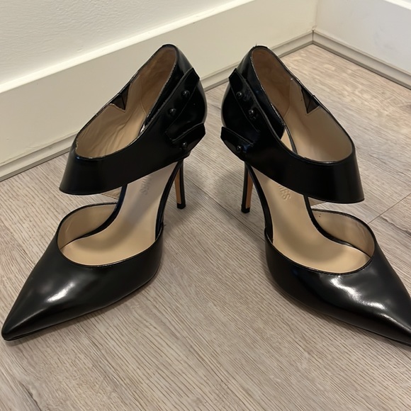 Elizabeth and James black heels - Picture 3 of 3